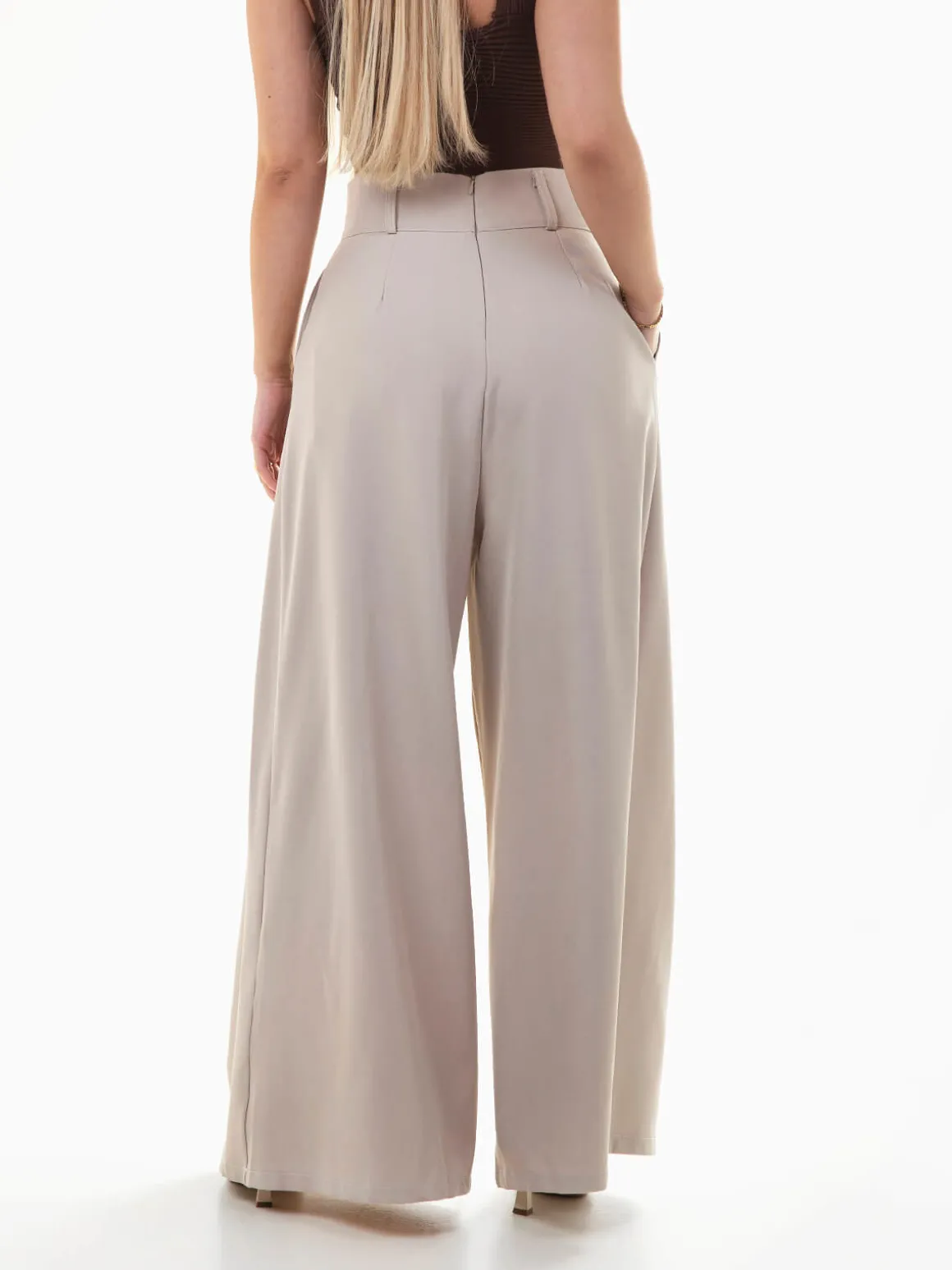 Calças elegantes wide leg com pinças