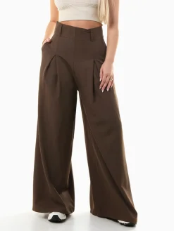 Calças elegantes wide leg com pinças