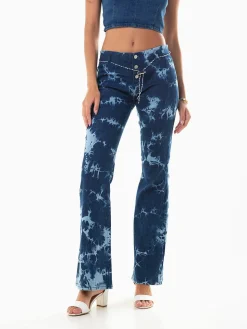 Calças ganga flare manchadas