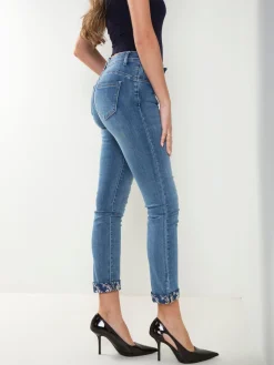 Calças ganga justas com bordados