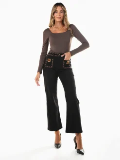 Calças ganga straight fit bolsos com crochet