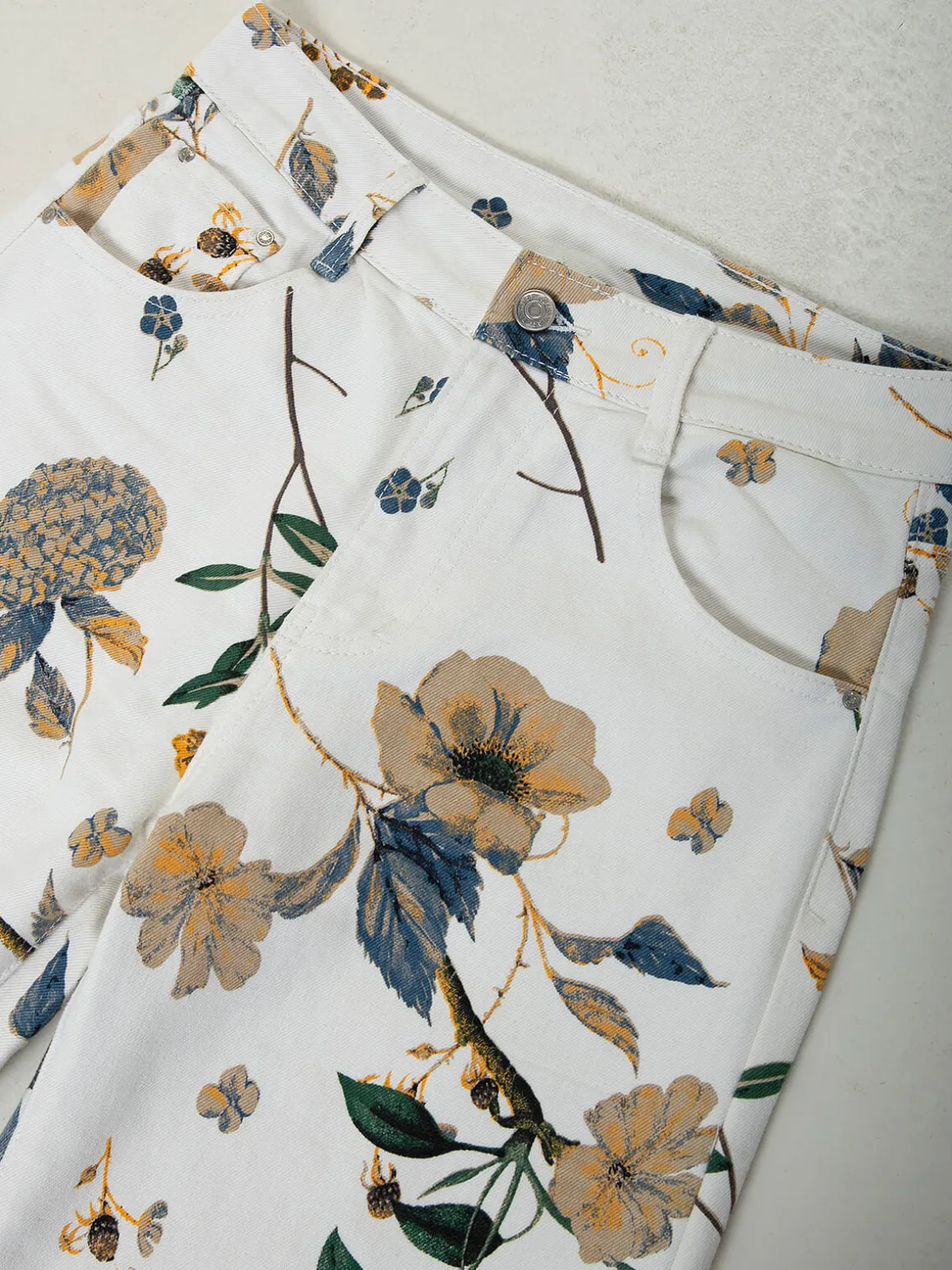 Calças ganga wide leg padrão floral