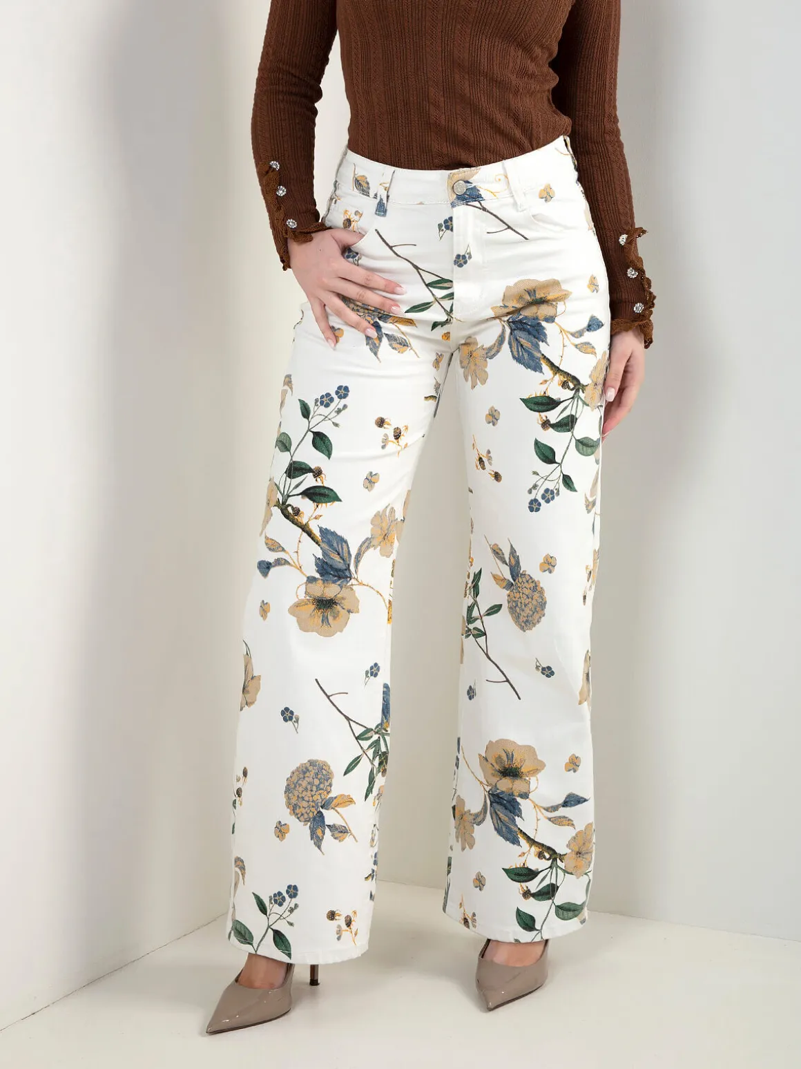 Calças ganga wide leg padrão floral