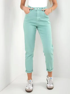 Calças mom fit cintura elástica