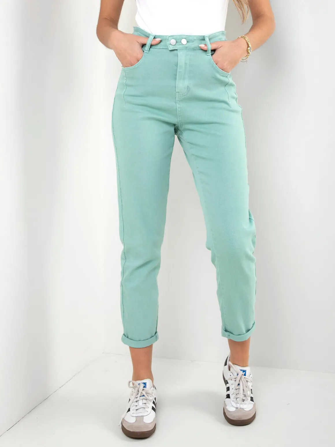 Calças mom fit cintura elástica