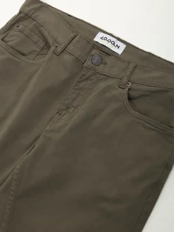 Calças sarja com bolsos