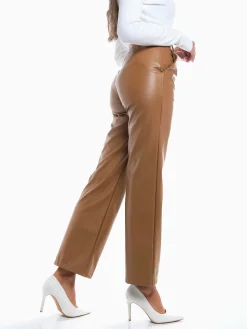 Calças straight leg efeito pele