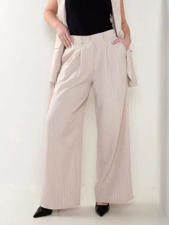 Calças wide leg riscas diplomáticas