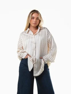 Camisa acetinada oversized riscas