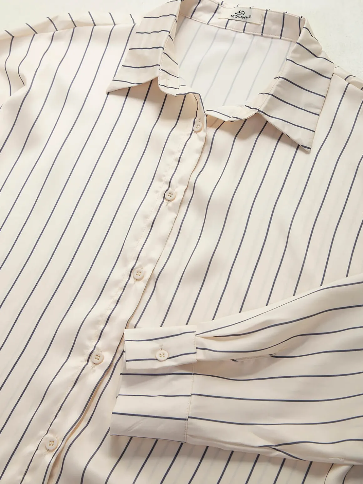 Camisa acetinada oversized riscas