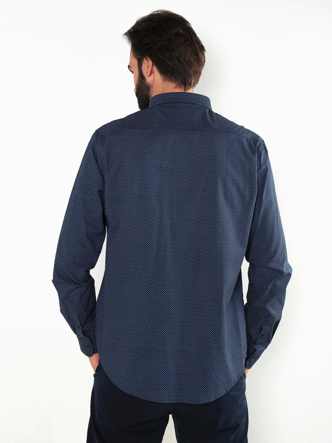 Camisa azul marinho com micro estampado