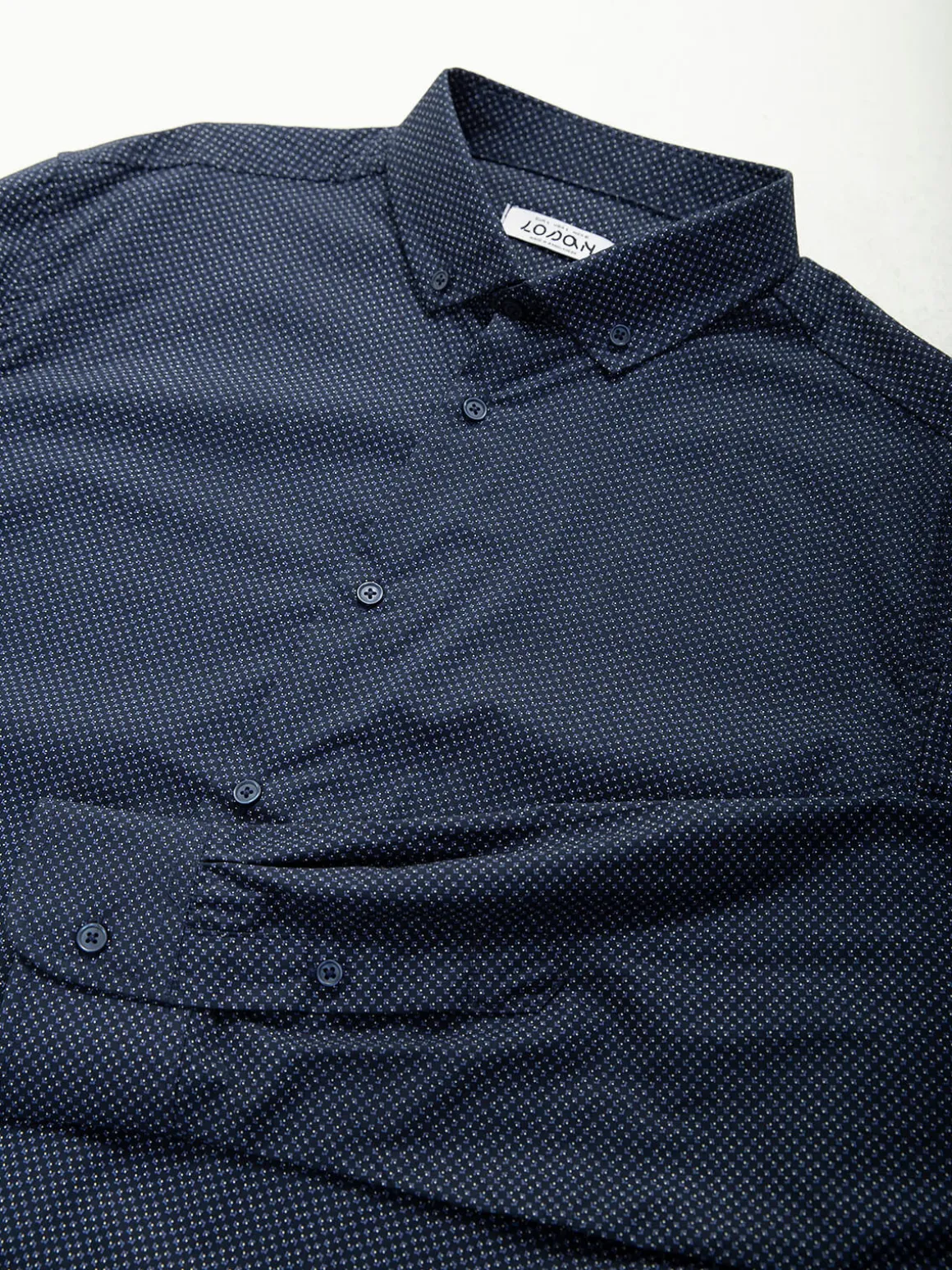 Camisa azul marinho com micro estampado