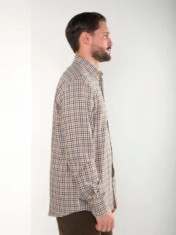 Camisa bege aos quadrados