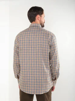 Camisa bege aos quadrados