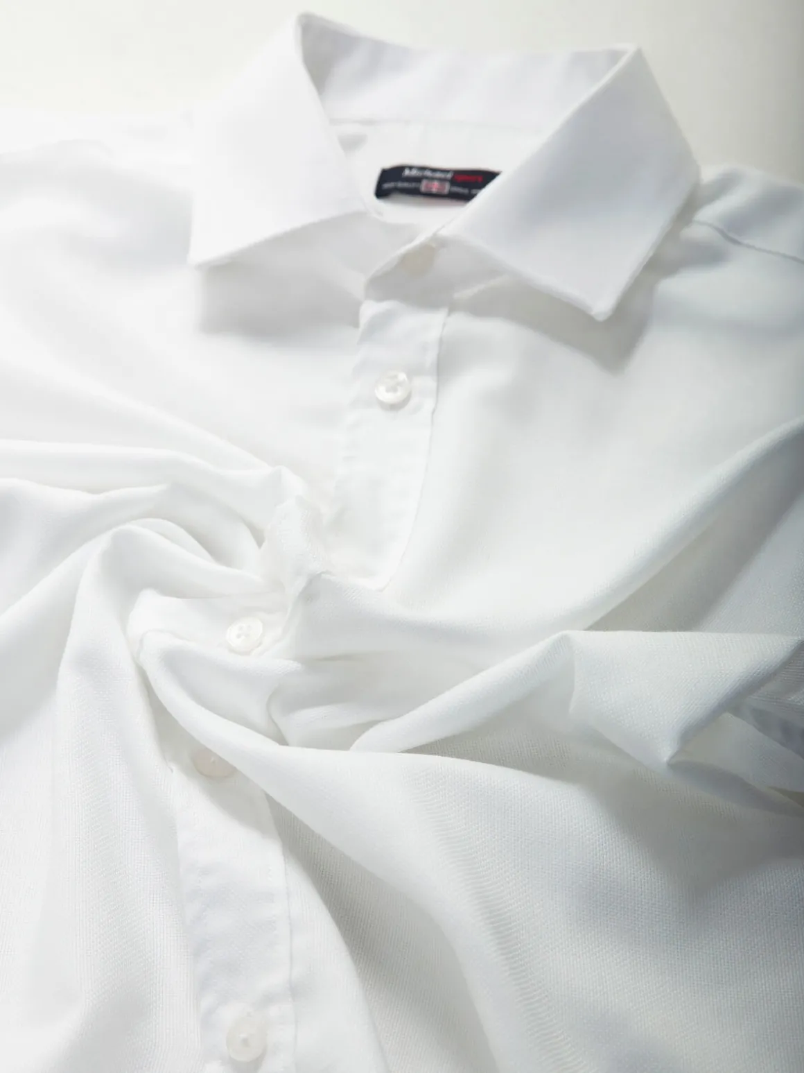 Camisa branca com textura