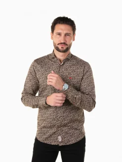 Camisa castanha com estampado