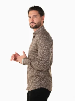 Camisa castanha com estampado