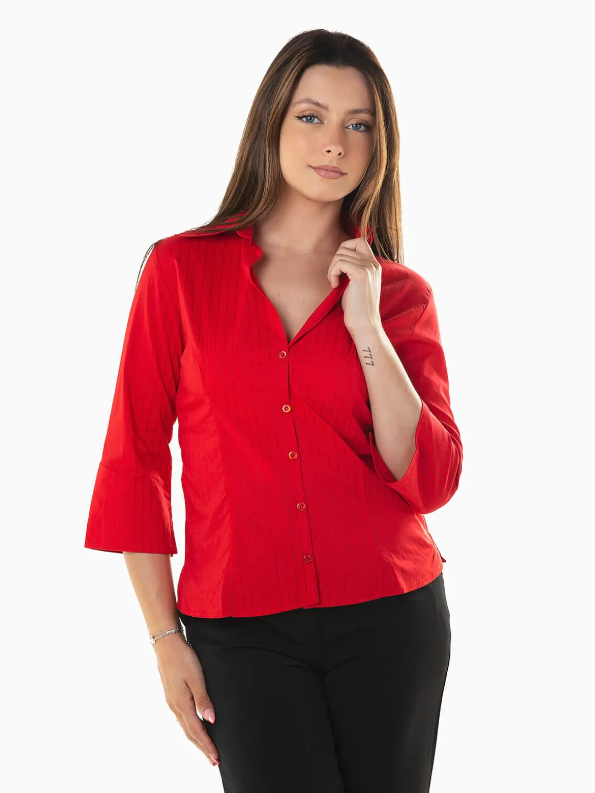 Camisa cintada às riscas