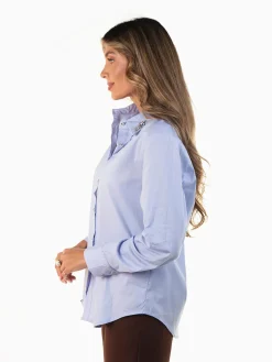 Camisa com aplicações