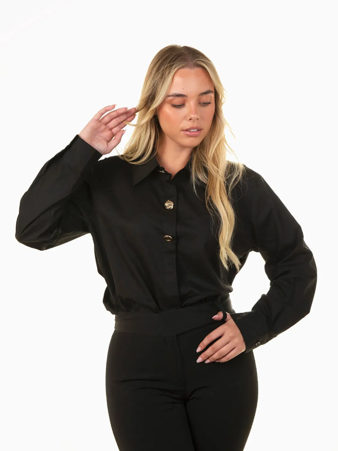 Camisa com botões dourados