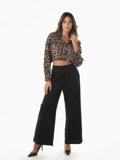 Camisa cropped estampado leopardo