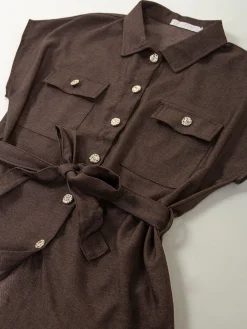 Camisa fluída com cinto ajustável