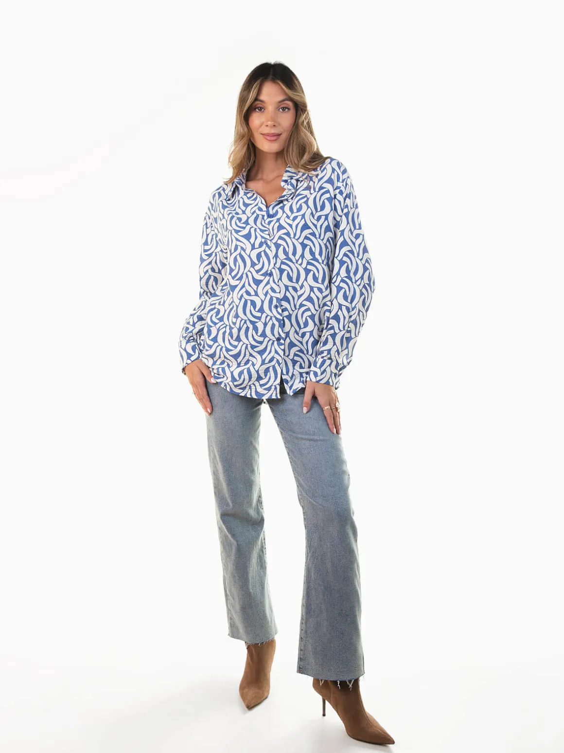 Camisa fluída com padrão geométrico