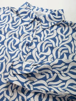 Camisa fluída com padrão geométrico