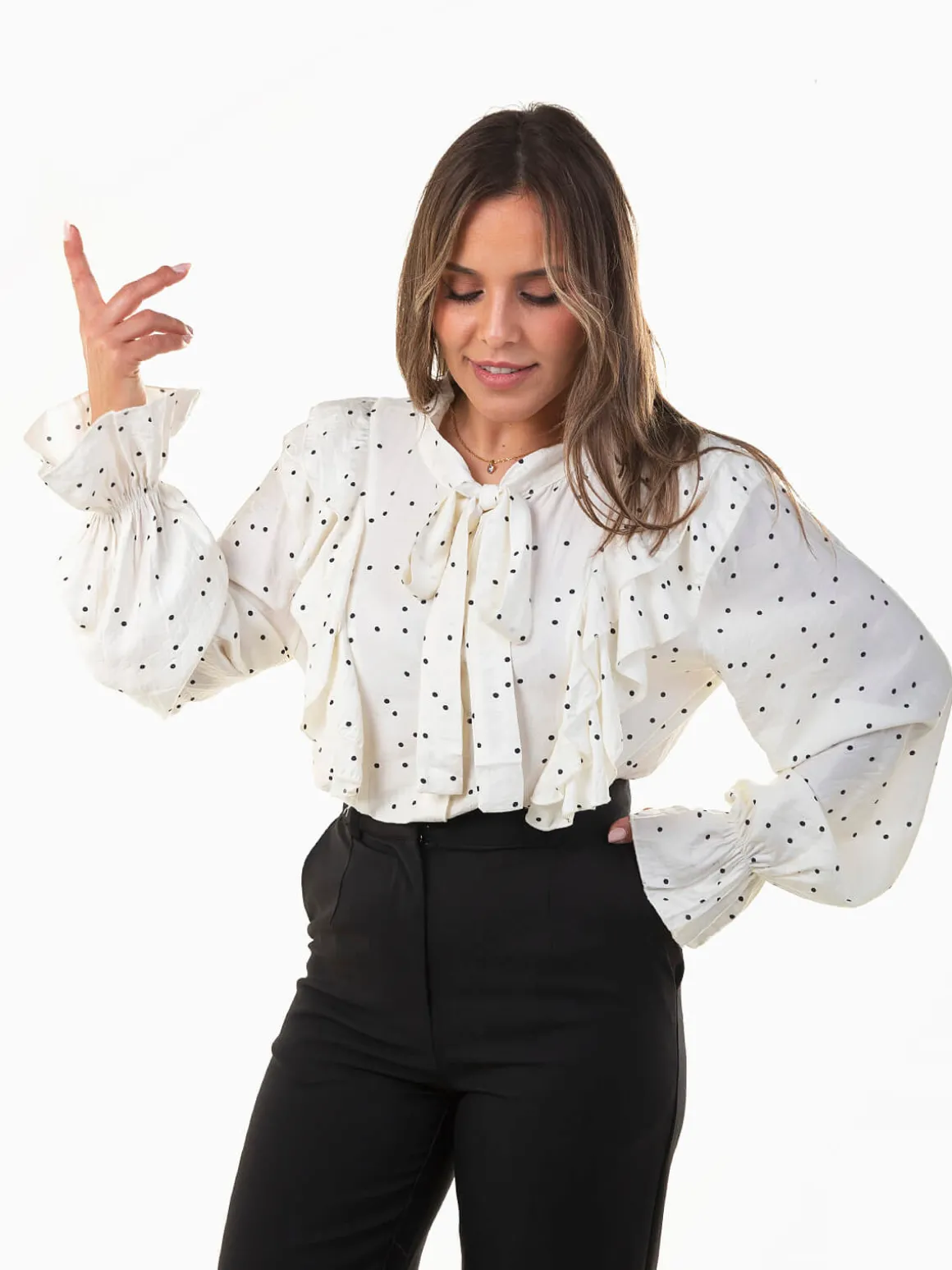 Camisa fluída às bolinhas