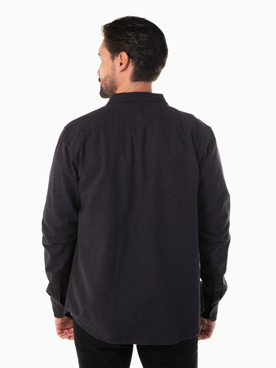 Camisa preta com bolso