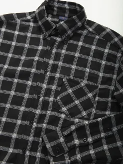 Camisa preta xadrez com bolso