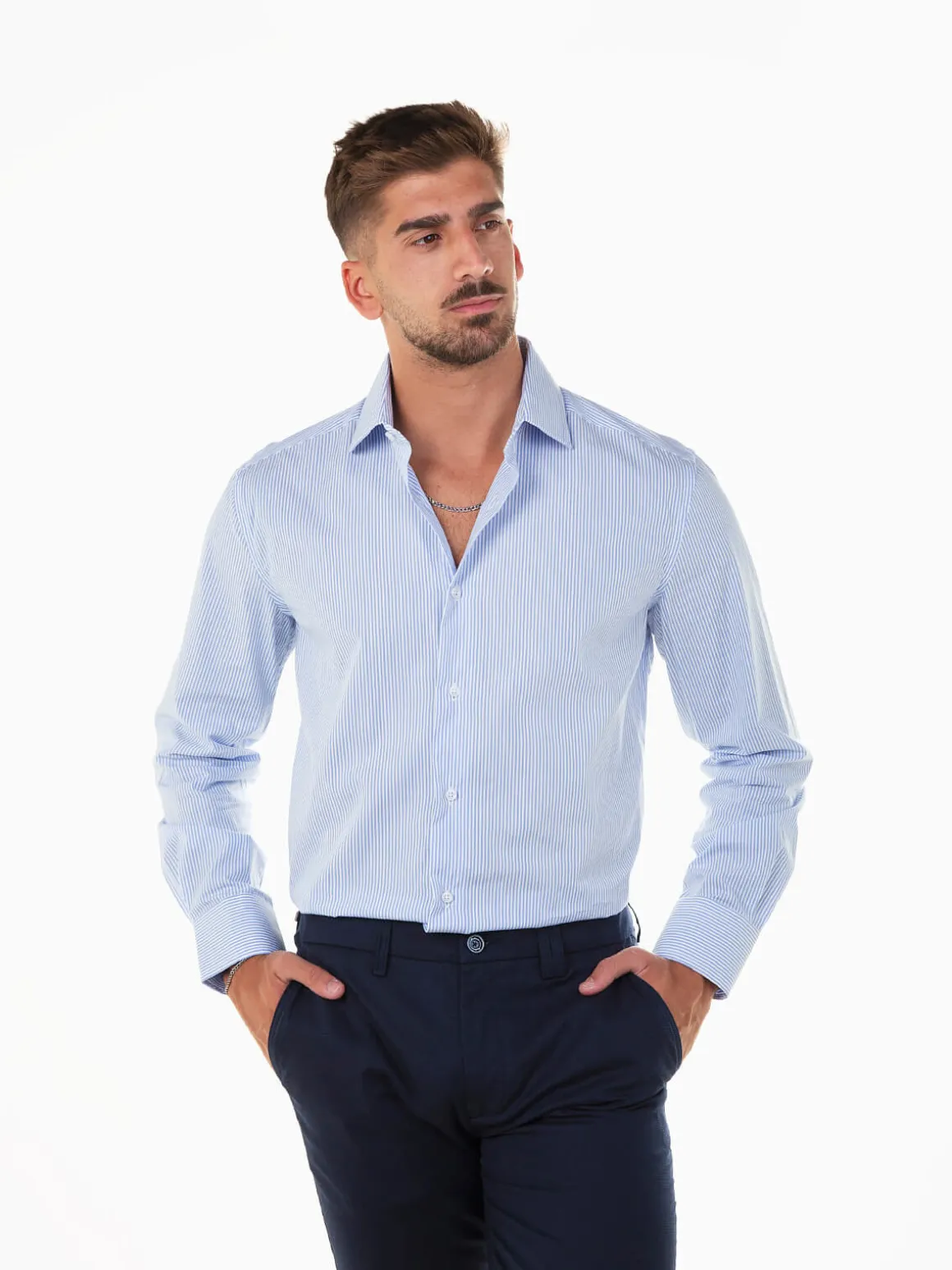 Camisa regular fit azul bebé