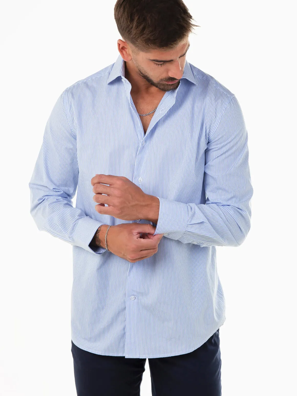 Camisa regular fit azul bebé