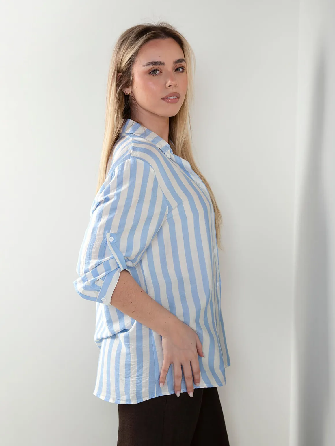 Camisa às riscas manga 3/4