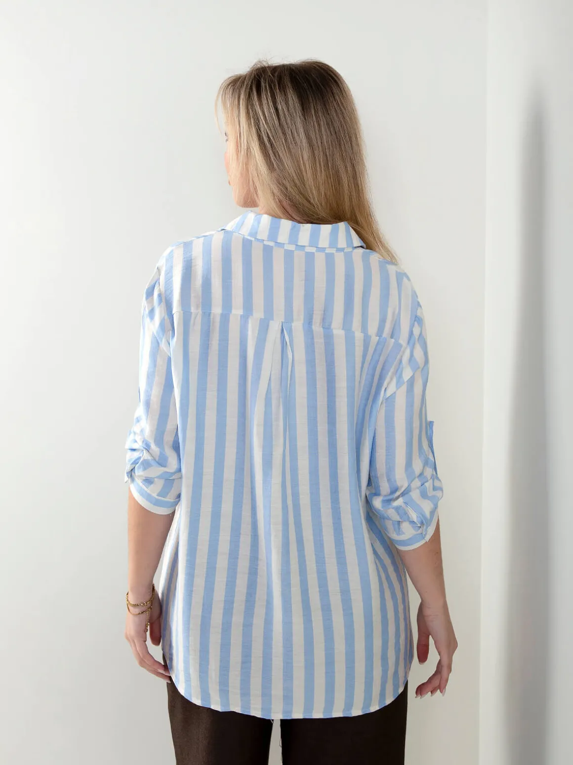 Camisa às riscas manga 3/4