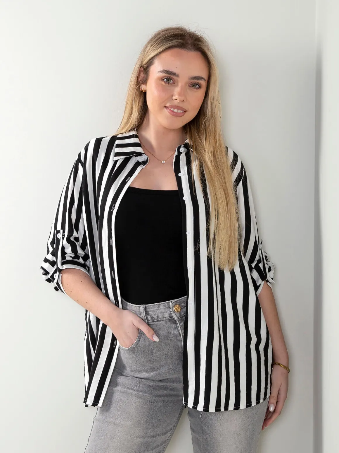 Camisa às riscas manga 3/4