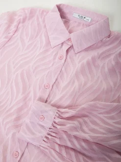 Camisa semitransparente com padrão