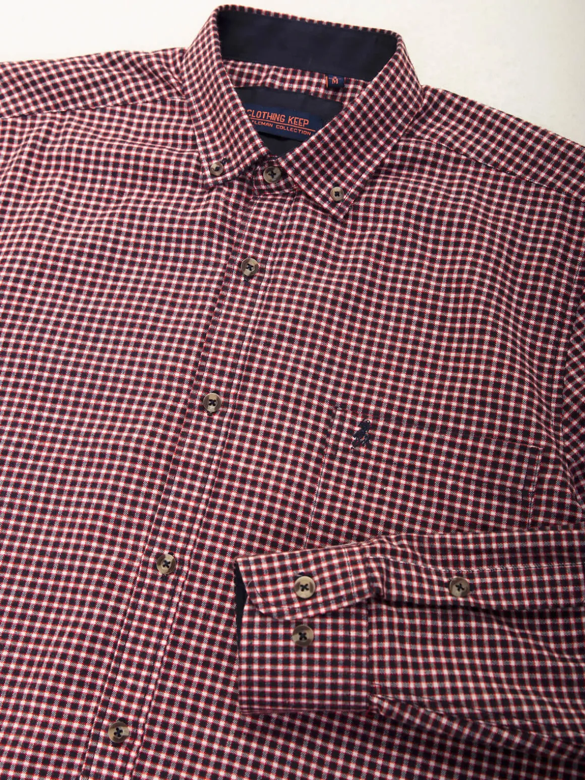 Camisa xadrez bordeaux com bordado