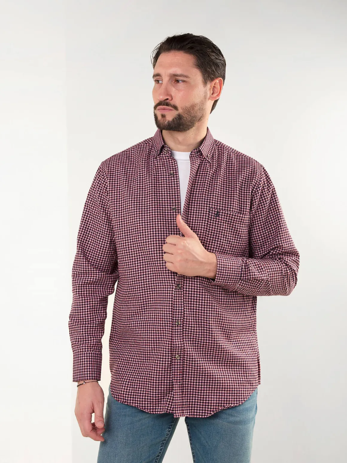 Camisa xadrez bordeaux com bordado