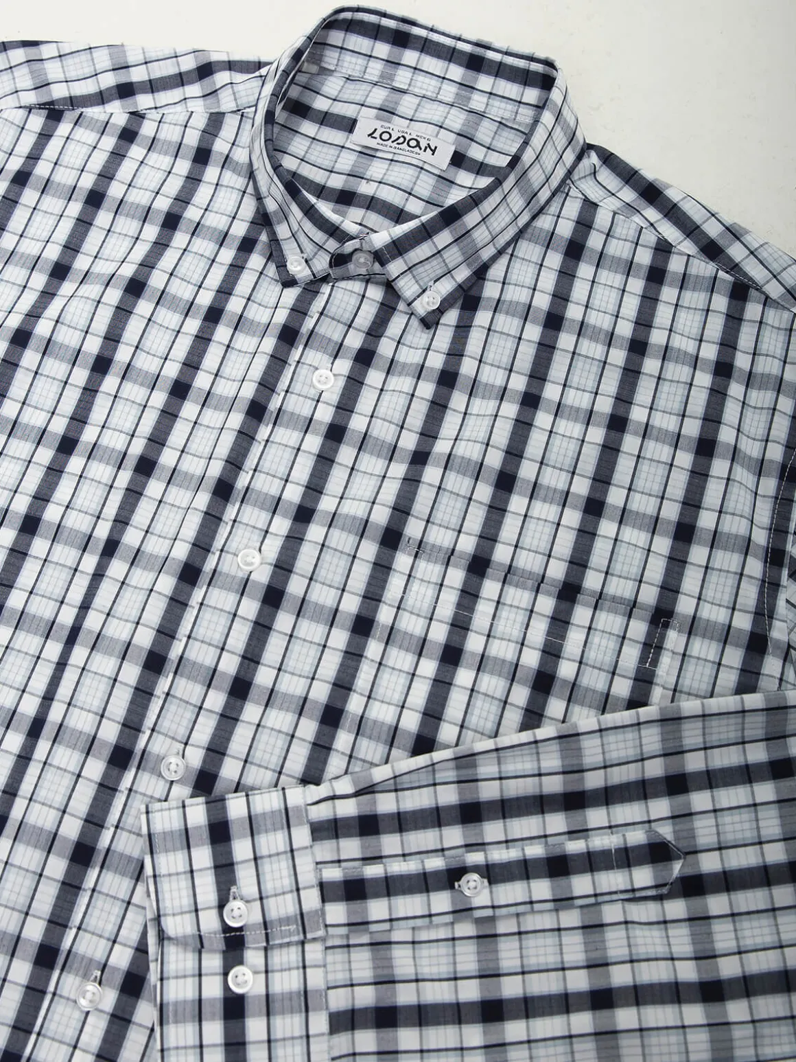 Camisa xadrez branco e marinho