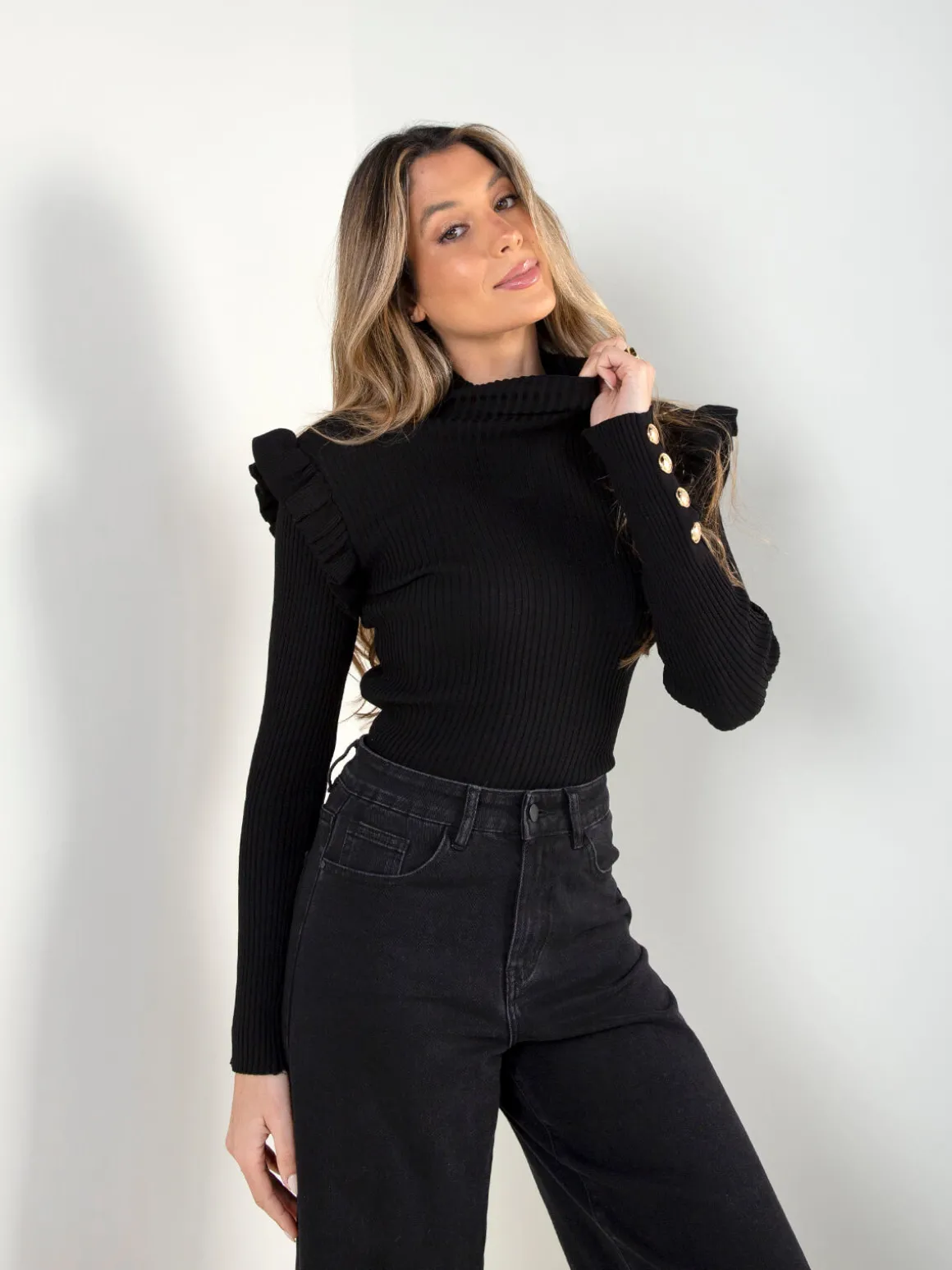 Camisola canelada com folhos