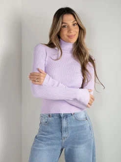 Camisola canelada com gola alta