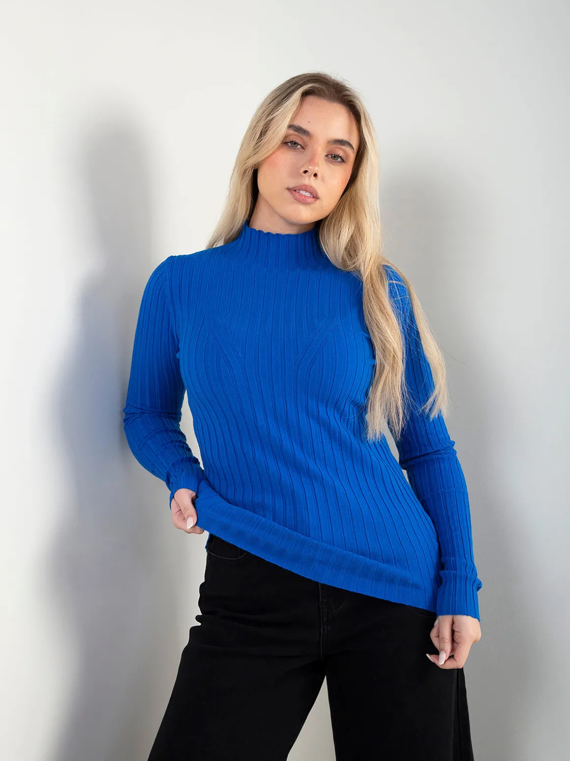 Camisola canelada com gola perkins