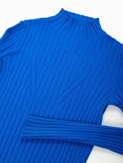 Camisola canelada com gola perkins