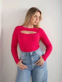 Camisola canelada com recorte