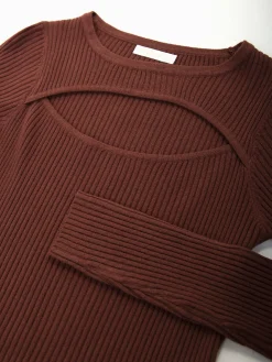 Camisola canelada com recorte