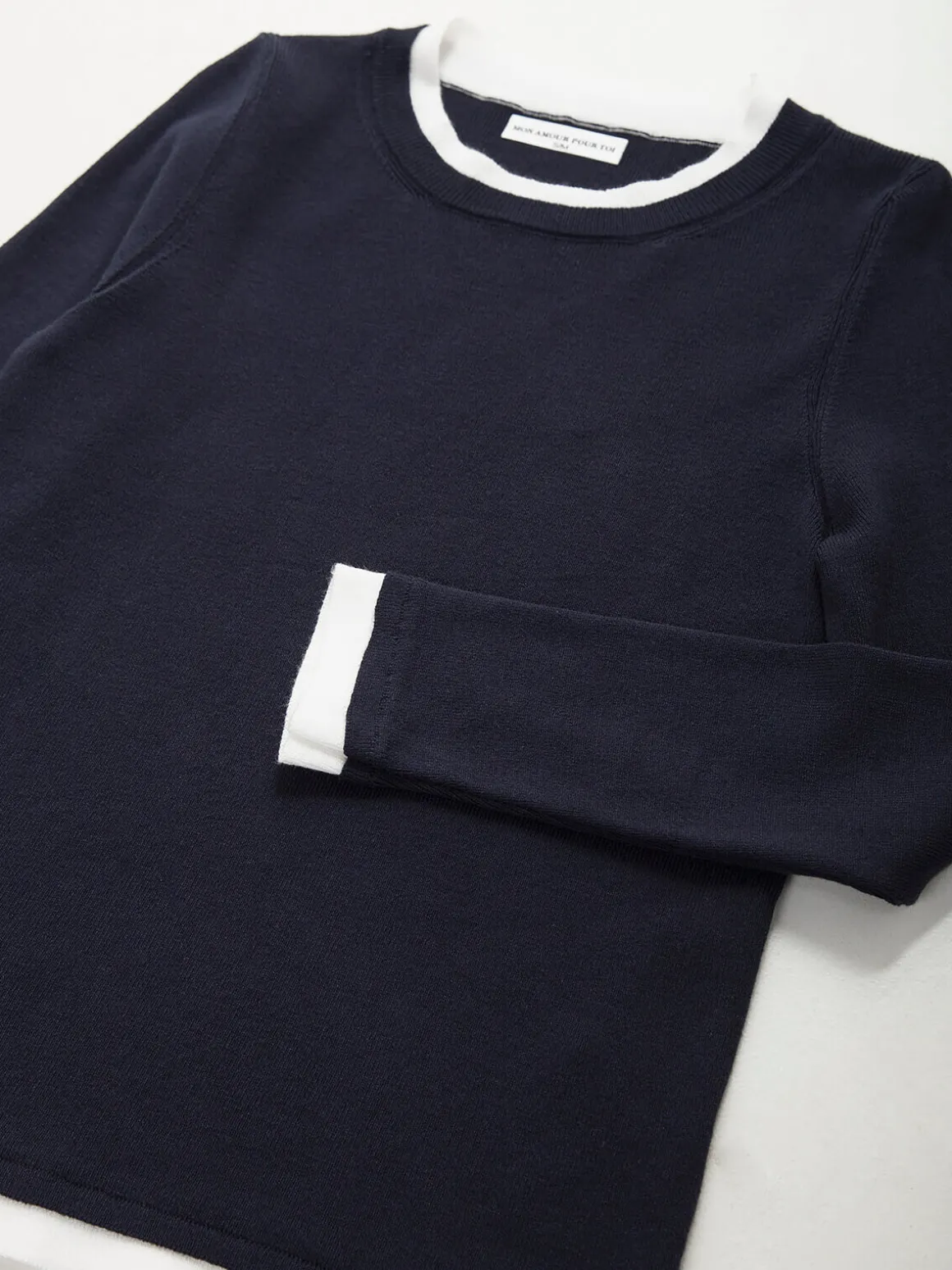 Camisola com detalhe em contraste