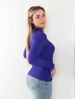 Camisola de malha canelada com renda