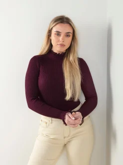 Camisola de malha canelada com renda