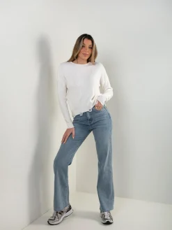 Camisola de malha com acabamento desfiado